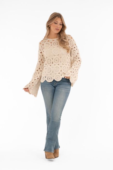 Capri Collection pusero Freya Cream ihana pitsinen paita alustopilla tuotekuva 1 Capri Collection pusero Freya Cream ihana pitsinen paita alustopilla tuotekuva 1