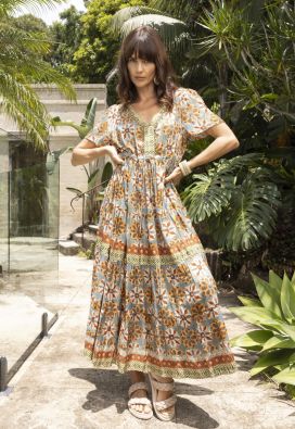 Escape mekko 40159 Vera ihanat sävyt näyttävä helma