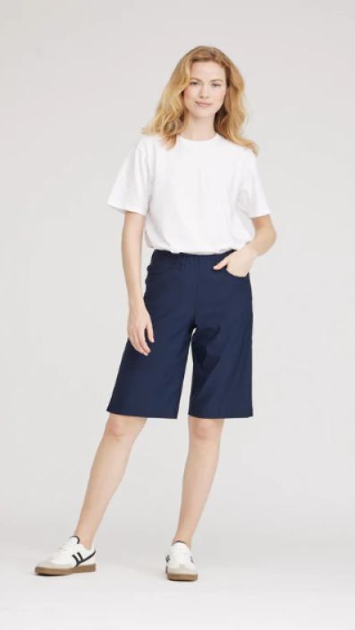 Laurie shortsit Donna 100861 Donna Loose leveat mukavat lahkeet Navy sininen Donna-shortsit ovat rentoa istuvuutta, mika