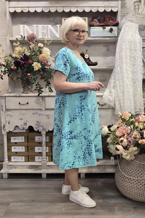Blueberry mekko 9727 Aqua sininen pohja kaunis sininen lehtikuosi tuotekuva 3 Blueberry mekko 9727 Aqua sininen pohja kaunis sininen lehtikuosi tuotekuva 3