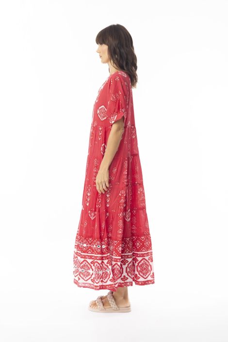 Escape pitkä mekko 40147 Carla Red punainen ihana pitkä mekko koristeilla tuotekuva 1 Escape pitkä mekko 40147 Carla Red punainen ihana pitkä mekko koristeilla tuotekuva 1