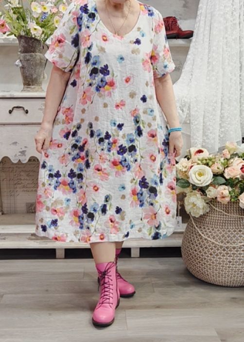 Grizas mekko 52302 Valkoinen suloinen kukkakuosi tuotekuva 1 Grizas mekko 52302 Valkoinen suloinen kukkakuosi tuotekuva 1