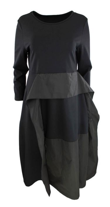 Boheme mekko B12210 (Musta) Hieman paksummasta kankaasta valmistettu upea Boheme mekko! Todella pehmea, mukava ja joustava.