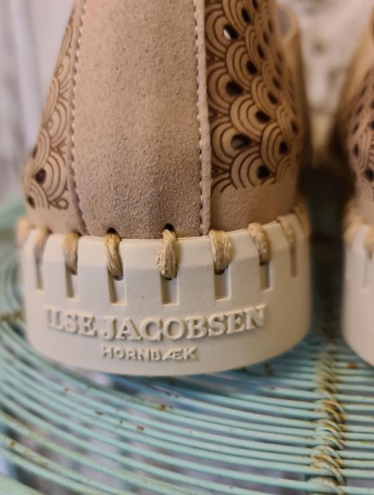 Ilse Jacobsen Tulip (110 Latte) Uudet erittain mukavat Ilse Jacobsen kengat ovat nyt saatavilla! Pehmea laatu takaa mukavan