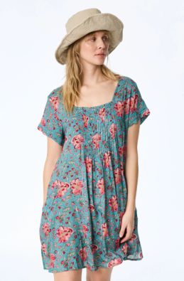 Himalaya tunika Ilka Vintage Flower Blue värikäs graafinen painatus ja laskostetut yksityiskohdat