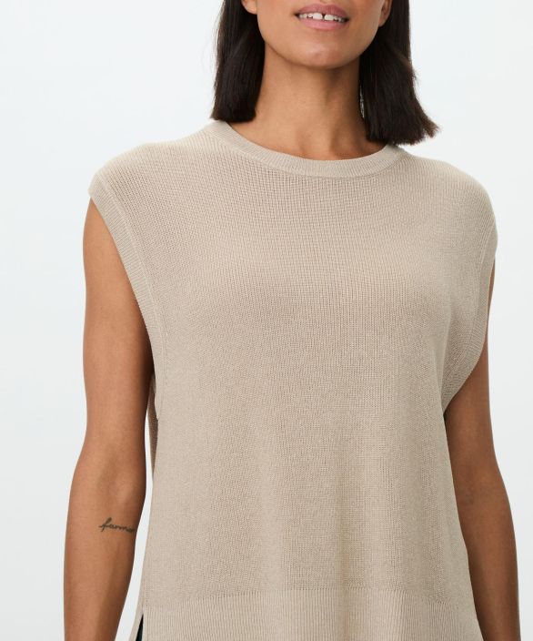 MASAI neuleliivi Fabel Feather gray Harmaa Kiiltävällä langalla koristeltu tyylikäs malli tuotekuva 1 MASAI neuleliivi Fabel Feather gray Harmaa Kiiltävällä langalla koristeltu tyylikäs malli tuotekuva 1