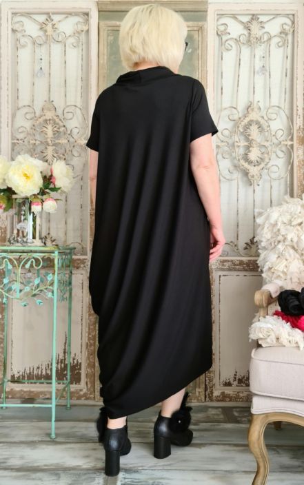IGOR mekko Marielle (Musta) Jokainen vaatekaappi kaipaa miellyttavia vaatteita joita haluat kayttaa uudestaan ja uudestaan.