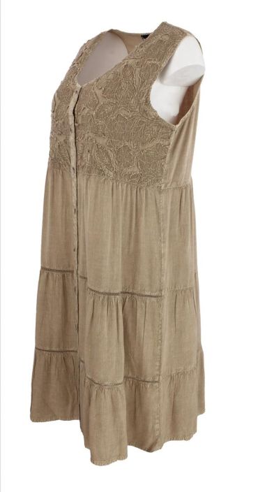 Boheme mekko B13274 Muskat romanttinen hihaton mekko edestä napeilla tuotekuva 1