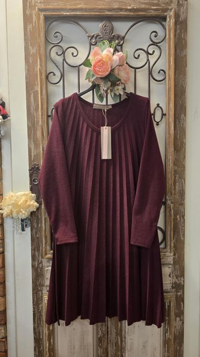 Marta du Chateau mekko 71653 BBordeaux viininpunainen ihanan tuntuinen viskoosi/villa pliseerattu malli Erinomaisen