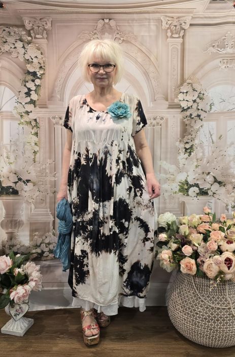 Privatsachen silkkimekko Essentials Rosmarlin Mustavalko Laadukkaita juhlavaatteita on kyselty kesaan ja niita me nyt