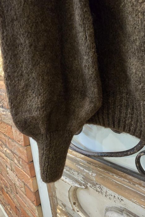 Marta du Château neule Rosa  5102 Chocolat suklaan ruskea ihana pörröinen ja tilava malli tuotekuva 3 Marta du Château neule Rosa  5102 Chocolat suklaan ruskea ihana pörröinen ja tilava malli tuotekuva 3