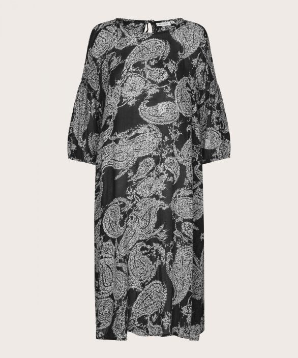 MASAI mekko Nilu (Black) Tama mekko on niin kevyt ja ilmava, etta tuskin huomaat kayttavasi sita. Pehmea ja hieman