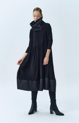 IGOR IGOR mekko Mera musta ihana juhlamalli näyttävällä helmalla