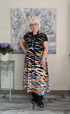 AINO Aino mekko Amanda Long Sima kauniit värikkäät aalto raidat