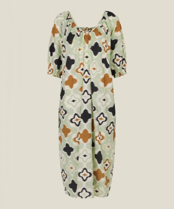 MASAI mekko Nyana (Desert sage) Tama upea mekko on valmistettu pehmeasta puuvillasta joka laskeutuu yllasi kauniisti.