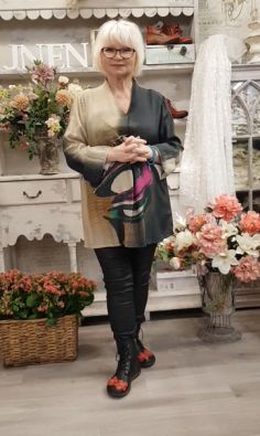 NOEN paita 83700 mukava viskoosi ja abstrakti kuosi