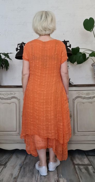 Grizas mekko 9617 (Oranssi) Ikuisesti suosiossa olevat Grizas tuotteet ovat nyt saatavilla! Upea siro malli joka laskeutuu