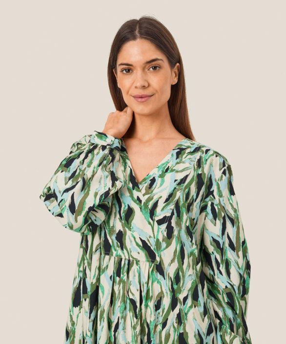 MASAI mekko Noemma Lichen Green kauden suosikki sävyt  A-mallissa tuotekuva 2