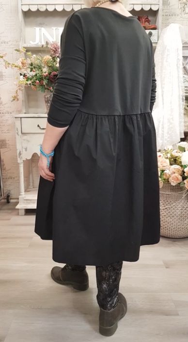 MASAI mekko Naviran Musta tyylikäs, simppeli ja ajaton malli jokaiseen asuun ja tyyliin tuotekuva 2