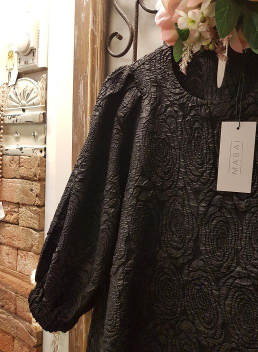 MASAI mekko/tunika Nirisa (Musta) Lisaa kokoelmaasi vaivatonta glamouria jokapaivaisiin tilanteisiin talla kauniilla