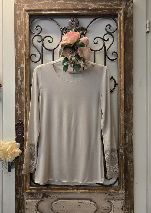 Marta du Chateau Puuteri/latte paita pitsi hihojensuilla kaunis aluspaita joustavasta viskoosista Erinomaisen