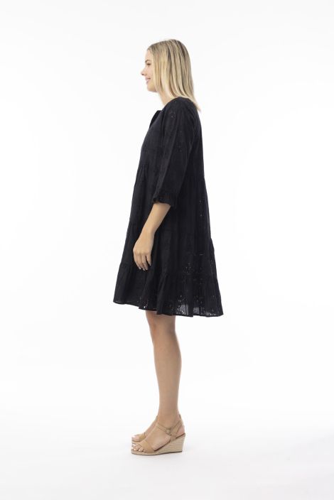 Orientique brodeerattu mekko 40239 Musta kaunis frilla helma tuotekuva 1 Orientique brodeerattu mekko 40239 Musta kaunis frilla helma tuotekuva 1