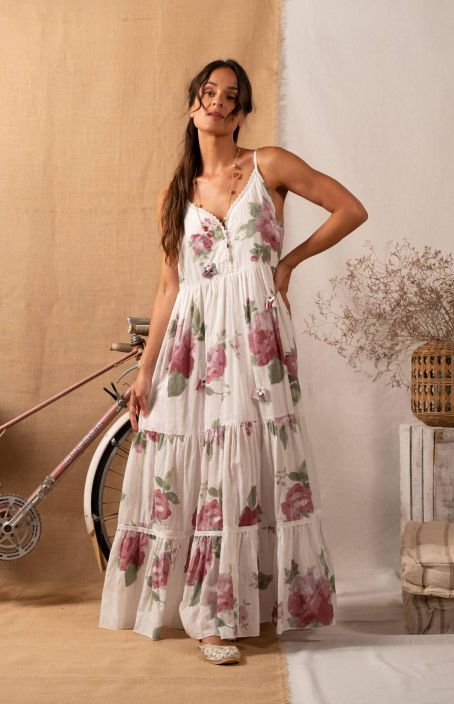 Rhum Raisin mekko N103 Romanttinen, naisellinen ja raikas mekko ranskalaisesta Rhum Raisin mallistosta! Romanttinen malli
