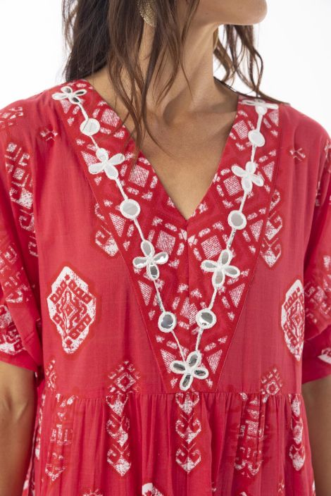 Escape pitkä mekko 40147 Carla Red punainen ihana pitkä mekko koristeilla tuotekuva 4 Escape pitkä mekko 40147 Carla Red punainen ihana pitkä mekko koristeilla tuotekuva 4