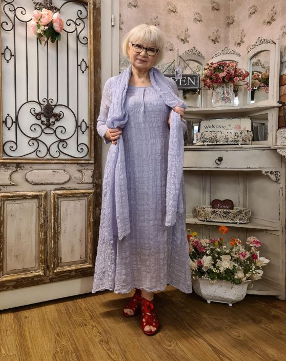 Grizas silkkimekko 91518/6 (263) Tama nayttava unelmamekko on taydellinen! Kevyt, ilmava ja uskomattoman kaunis. Mallissa on