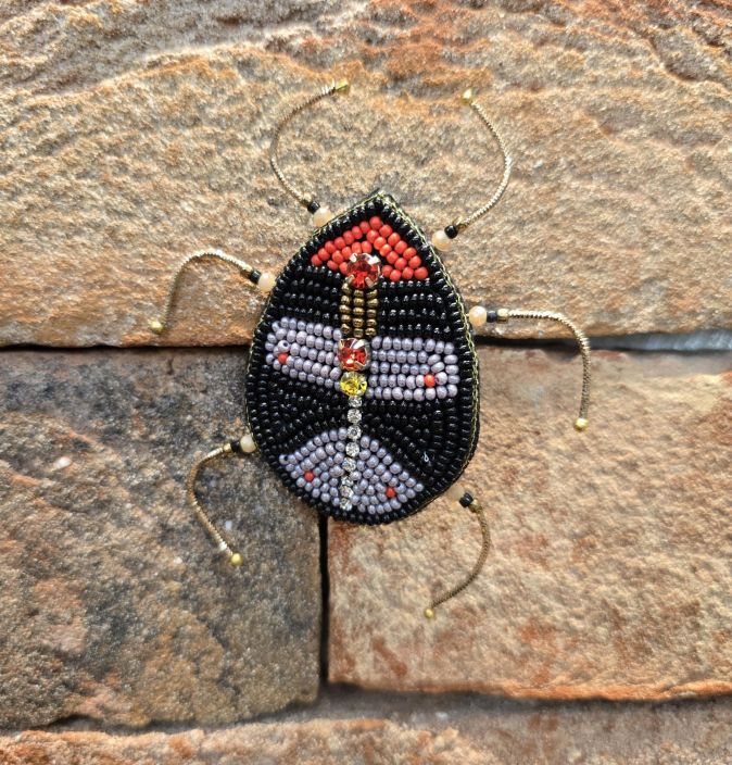 Erfurt koriste ötökkä hakaneulalla, käsityötä Musta/Laventeli kuoriainen tuotekuva 2