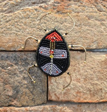 ERFURT Erfurt koriste ötökkä hakaneulalla, käsityötä Musta/Laventeli kuoriainen