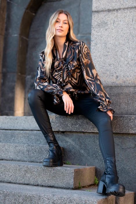 Capri Collection Chiara paita Dark chocolate tumman suklaan sävyt kuosissa tuotekuva 1