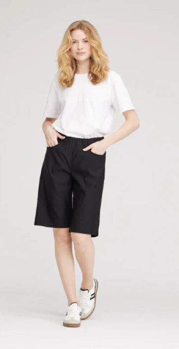 Laurie shortsit Donna 100861 Donna Loose leveat mukavat lahkeet Musta Donna-shortsit ovat rentoa istuvuutta, mika tekee