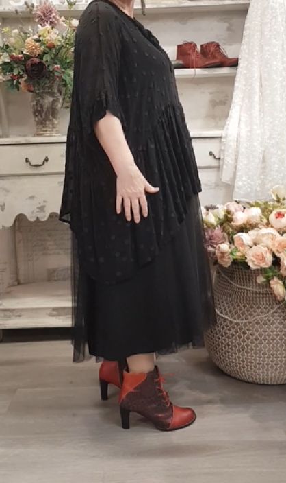 Grizas silkkipaita 51414 Musta läpikuultava pallokuosi ja suloinen rusetti kauluksessa tuotekuva 3