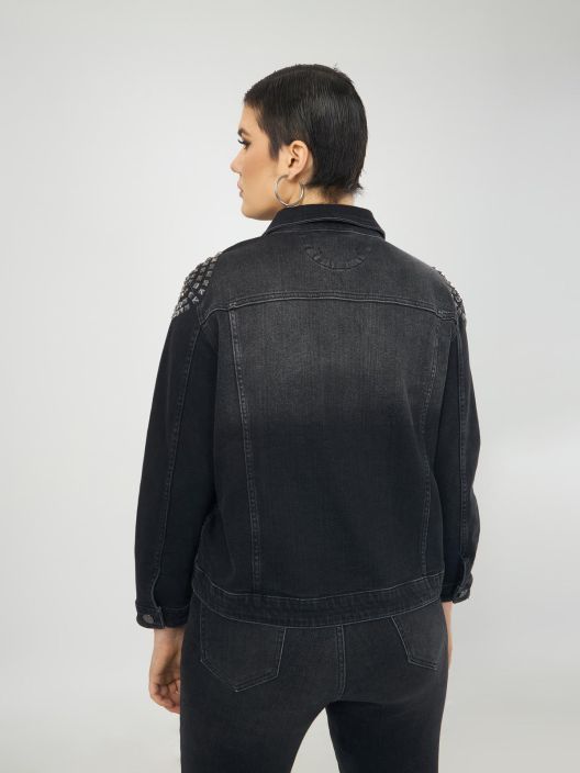 MAT farkkutakki 4007 / 8002 (Black denim) Klassikko farkkutakki johon on lisatty koristeniitteja. Ihanat rockahtavat