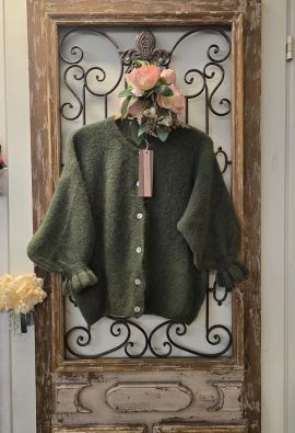 MARTA DU CHÂTEAU Marta du Château neule 2413 Army vihreä ihana pörröinen ja tilava malli