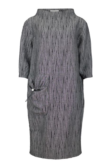 NOEN mekko 88574 upea juhlava mekko uniikilla silouetilla IHANA uusi NOEN design mallisto on meidankin yksi lemppareista!