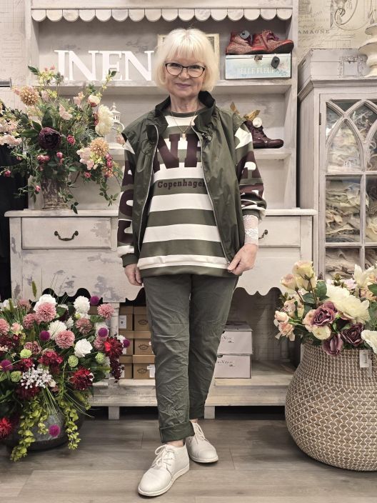 Marta Du Chateau housut 68702 Military vihreä tyylikkäät joustavalla vyötäröllä tuotekuva 3 Marta Du Chateau housut 68702 Military vihreä tyylikkäät joustavalla vyötäröllä tuotekuva 3