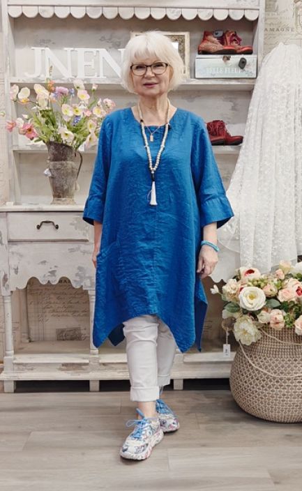 Grizas pellavatunika 5134 Sininen uniikki epatasainen helma todella pehmea Tama Grizas klassikko tunika on todella pehmeaa Grizas pellavatunika 5134 Sininen uniikki epatasainen helma todella pehmea Tama Grizas klassikko tunika on todella pehmeaa