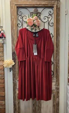 IGOR IGOR mekko W25-72 Palmar Punainen upea ja tilava mekko ilman istutettuja hihoja