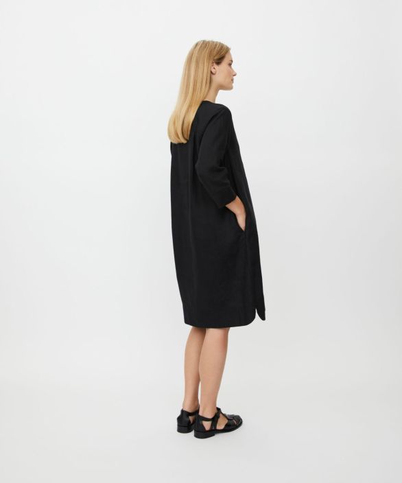 MASAI mekko Nokolo Musta mukava ja tyylikäs pellava tuotekuva 1 MASAI mekko Nokolo Musta mukava ja tyylikäs pellava tuotekuva 1