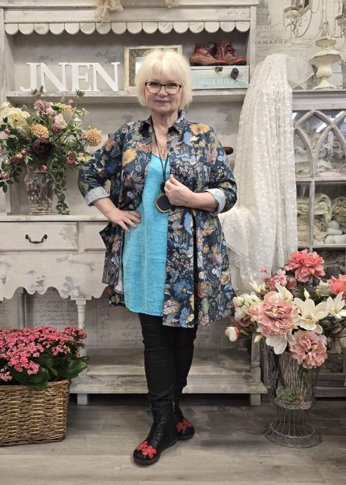 Aino paitatunika Nanna Fantasy Land ihana kasvikuosi naisellisessa paidassa tuotekuva 1