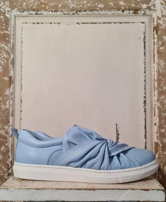 Mago kengat 031 (Starlight Blue) Ihanat Mago kengat jotka sopivat, tuntuvat ja nayttavat upeilta! Hionostunut ja
