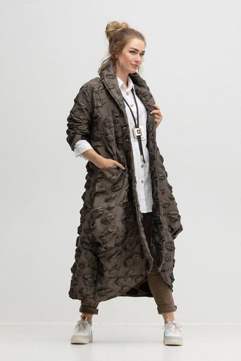 Boheme jakku / takki B12583 ruskea/oliivi Upea Boheme takki tyylikkailla kangaasta kohoavilla palloilla! Sivuissa on