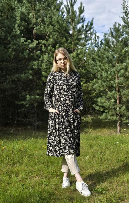 MASAI mekko Newlin mustavalkoinen luonnonlaheinen kuosi Tama naisellinen mekko on suunniteltu pehmeaan, sifonkimaiseen