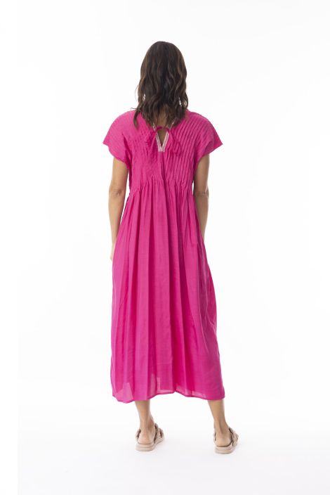 Escape mekko 51903 Lux Hot Pink vaaleanpunainen ihanan tilava ja mukava mekko hiuslaskoksilla tuotekuva 2 Escape mekko 51903 Lux Hot Pink vaaleanpunainen ihanan tilava ja mukava mekko hiuslaskoksilla tuotekuva 2