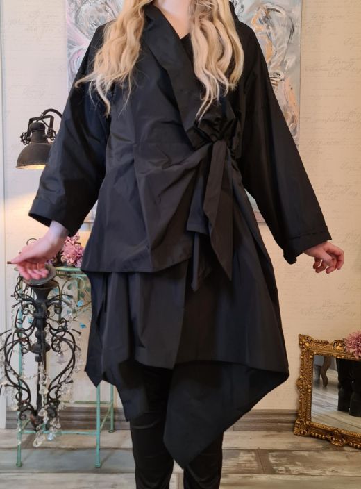 IGOR jakku/tunika Japan (Musta) Tama upea juhlava laatu tunnetaan myos nimella tafti. Kaunis, uniikki ja nayttava jakkuna