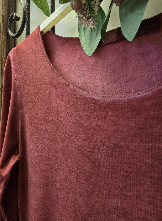 Marta du Château Punainen paita pitsi hihojensuilla kaunis aluspaita joustavasta viskoosista tuotekuva 1