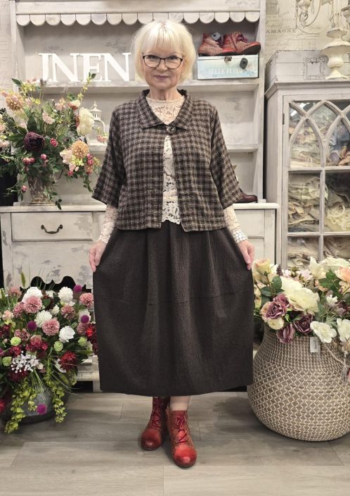 THING hame 7292 Cola ruskea kaunis kankaaseen ommeltu ruututekstuuri tuotekuva 2 THING hame 7292 Cola ruskea kaunis kankaaseen ommeltu ruututekstuuri tuotekuva 2
