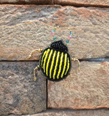 ERFURT Erfurt koriste ötökkä hakaneulalla, käsityötä Musta/keltainen raita kuoriainen